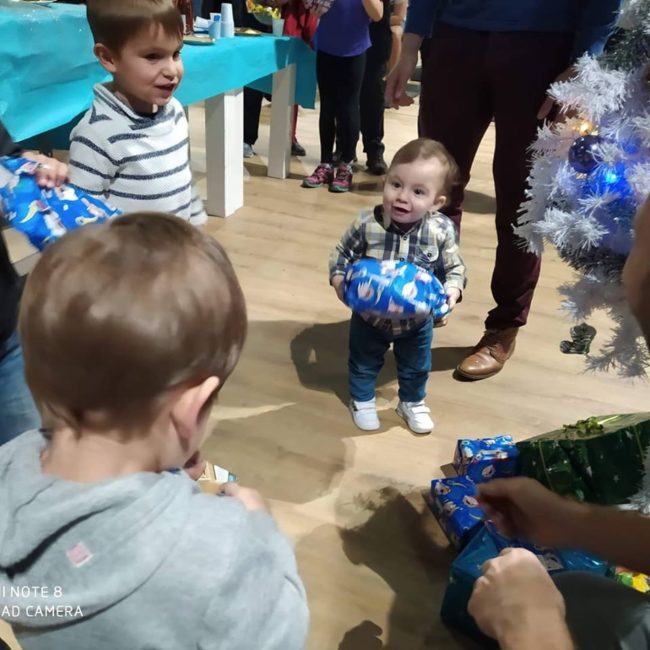 noel-enfant-salle-de-spot-unity-training